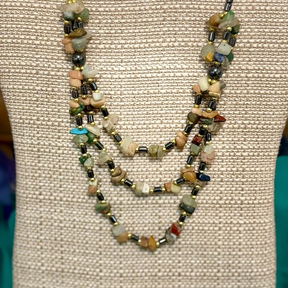 Jewelry - Vintage Hematite with natural stones necklace